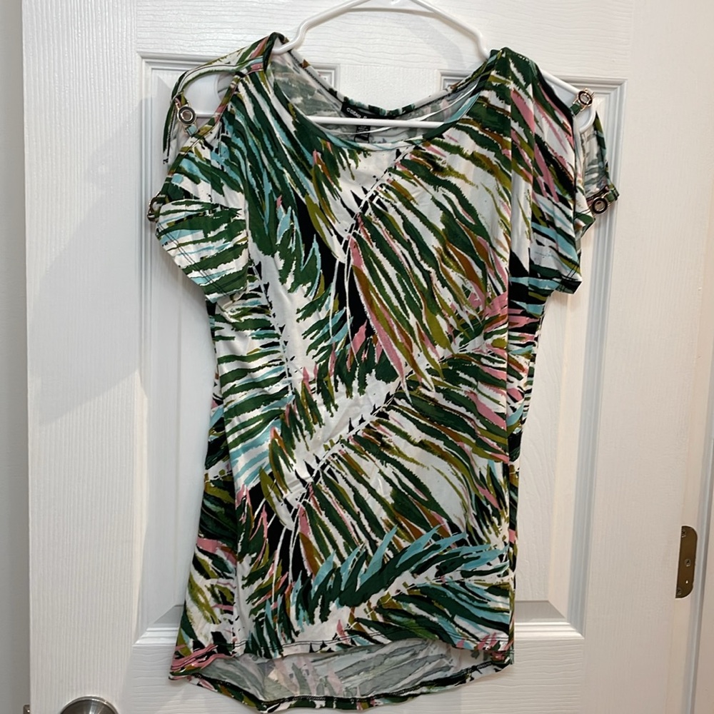 •NWT•CABLE & GAUGE // multi color // cold shoulder // dressy tee // size SM - Picture 14 of 16